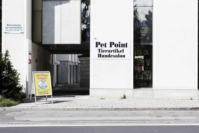 Eingang von Pet Point in St. Moritz